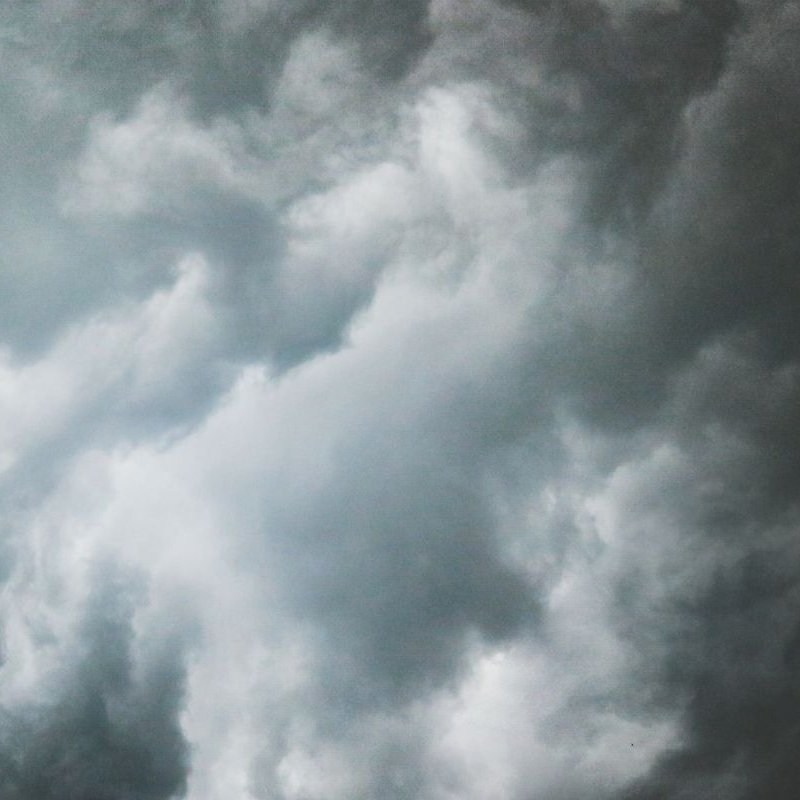 Füllbild: Dunkle Wolken.