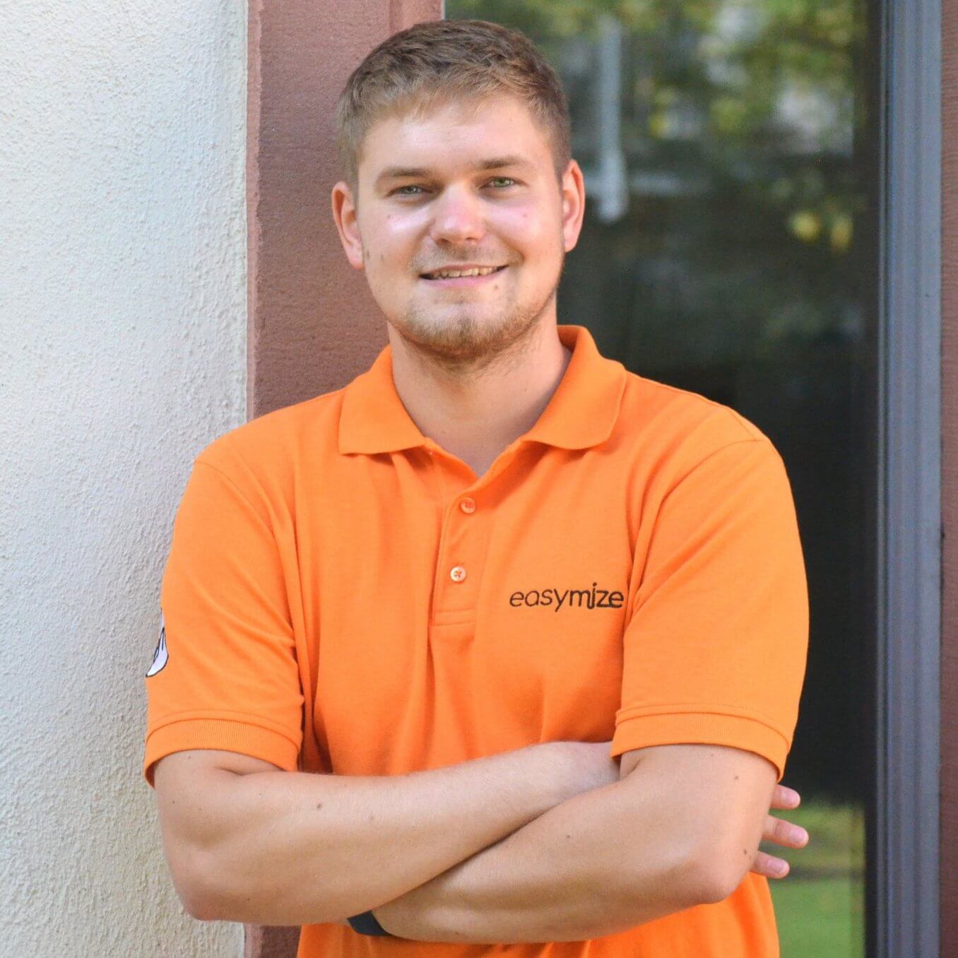 leon-ueber-uns Profilbild Leon Richter. Leon ist Teil des Experten-Teams der Berliner Volksbank eG.