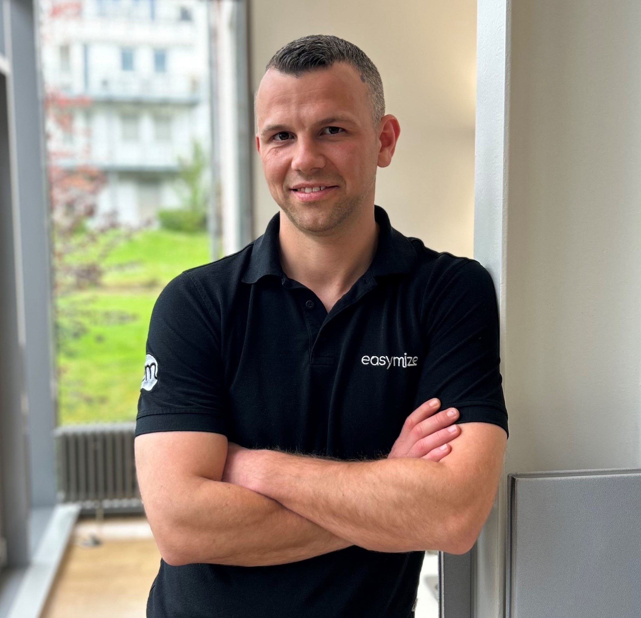 Nils_Bildausschnitt-Webseite2 Profilbild Nils Kuhangel. Nils ist Teil des Experten-Teams der Bremische Volksbank Weser-Wümme eG.